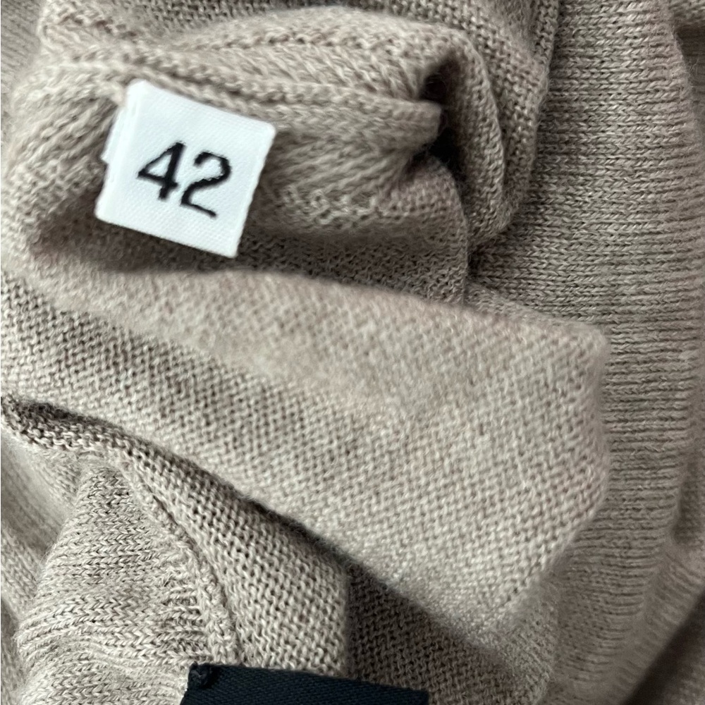 Dolce & Gabbana 100% Virgin Wool Beige Turtleneck Sweater With Ruffles Size 6 - Picture 6 of 8